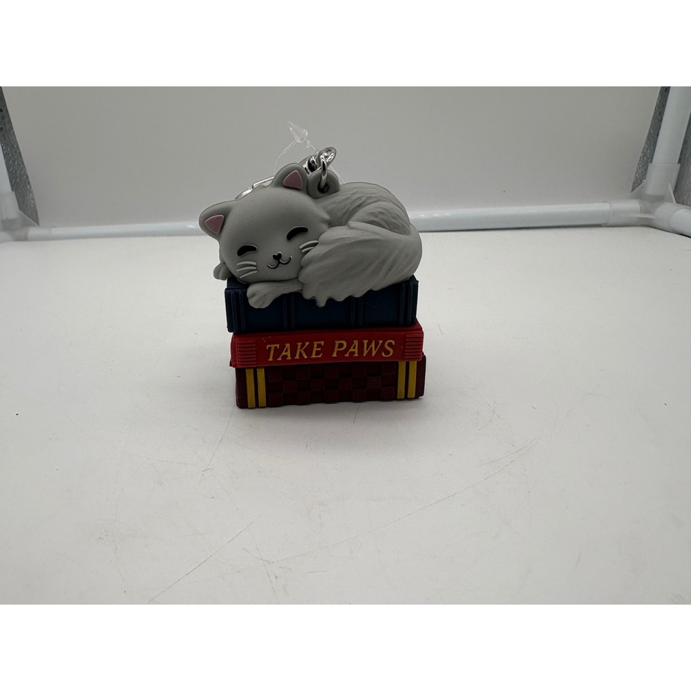 Bath & Body Works TAKE PAWS Cat on Books PocketBac Hand Sanitizer Holder Keyring